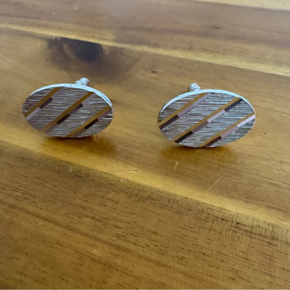 Swank vintage silver toned cuff links‎
